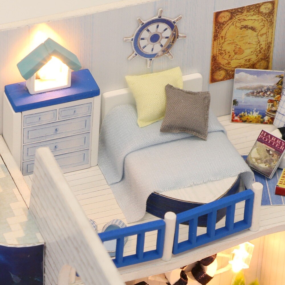 lit miniature santori