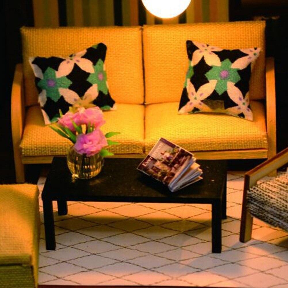 Maison Miniature Kit Chambre Guitariste Table basse