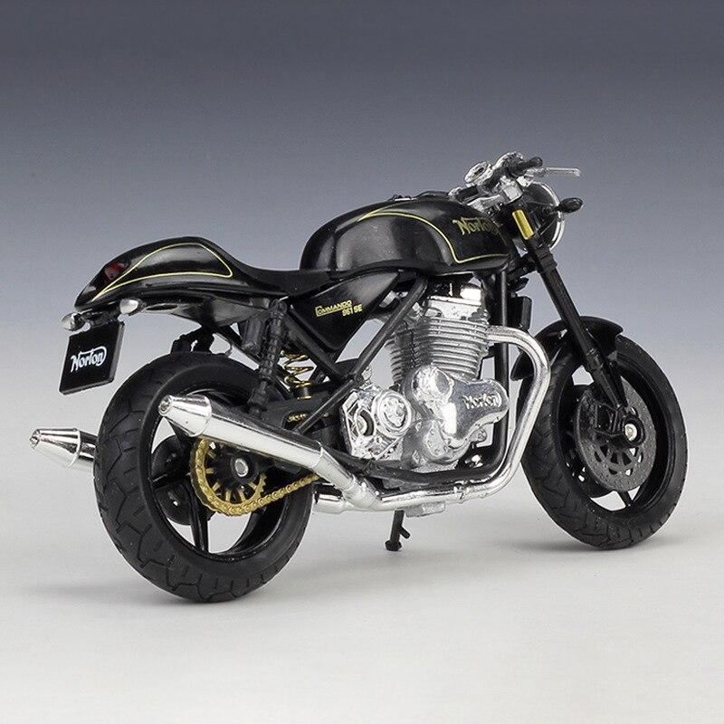 Moto Miniature Norton Commando 961 SE pneus