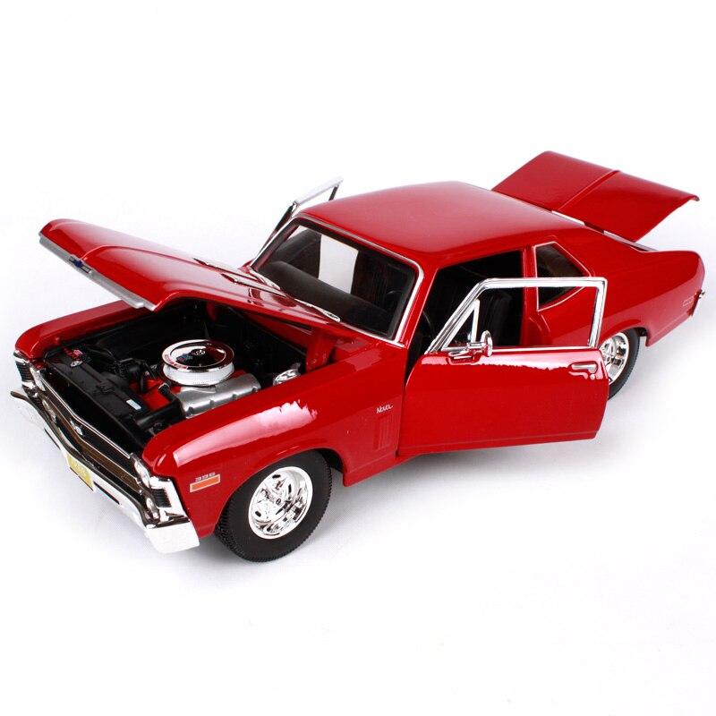 Voiture Miniature Chevrolet Nova SS moteur