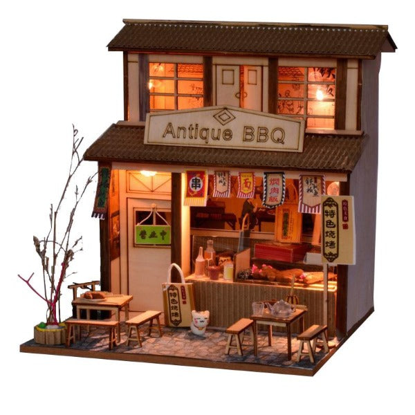 maison miniature antique bbq