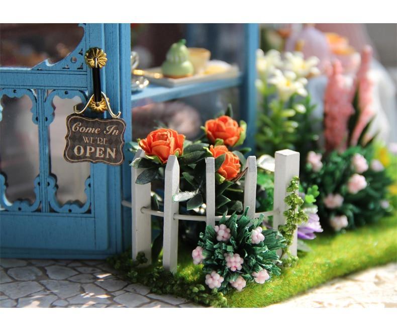 Maison Miniature Fleurie