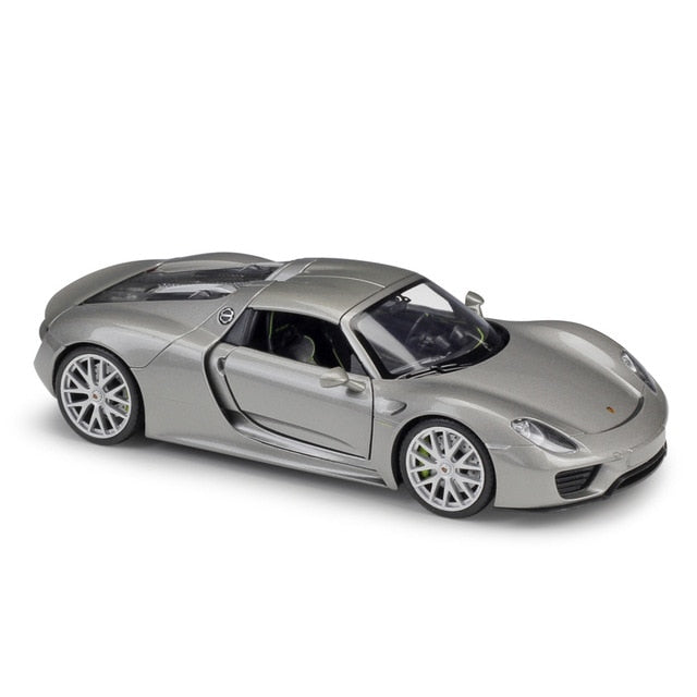 Porsche Miniature 918 collection