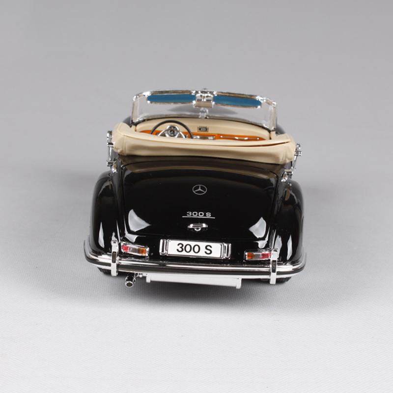 Voiture Miniature Mercedes 300S plaque